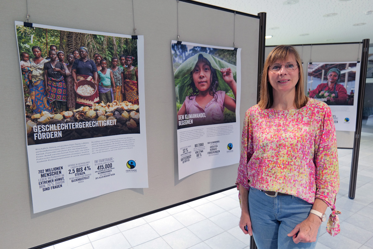 Fairtrade-Ausstellung im Foyer des Rathauses